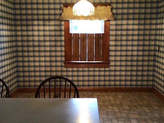 4th image of 407 Pelham St