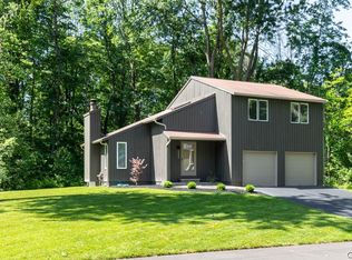 3027 Stevenage Dr, Baldwinsville, NY 13027