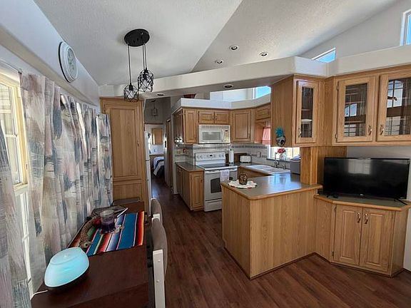 3rd image of 10442 N Frontage Rd #295