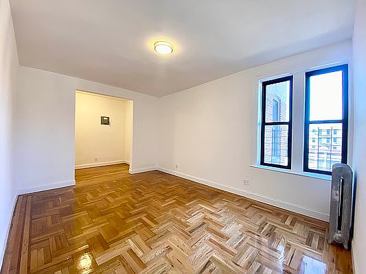 2nd image of 75 Ellwood St #4C