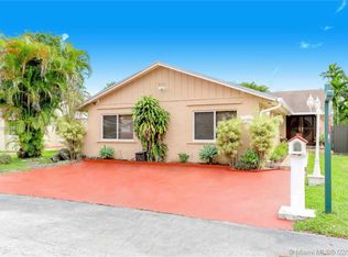 11258 SW 34th Ln, Miami, FL 33165