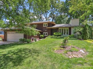 3 Regent Ct, Champaign, IL 61820