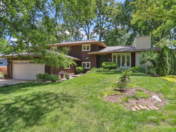 3 Regent Ct, Champaign, IL 61820