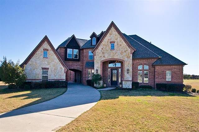 1st image of 730 Palomino Dr