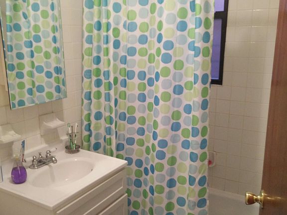 5th image of 549 E 12th St APT 4A