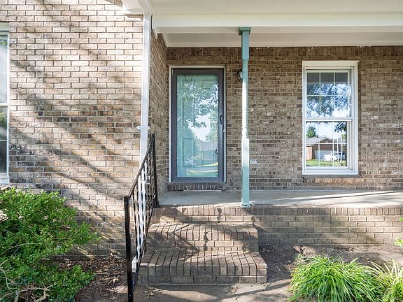 3rd image of 225 Millstone Cir