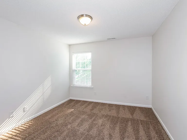 14014 Riding Hill Ave — Photo 17
