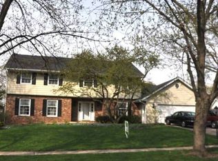 6S605 Millcreek Ln, Naperville, IL 60540