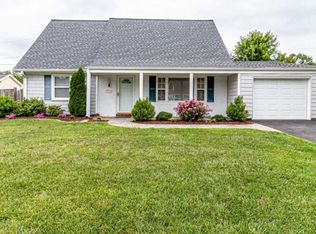 13120 Moss Ranch Ln, Fairfax, VA 22033