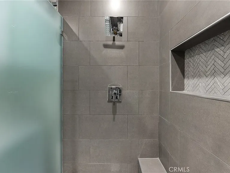 2211 1/2 Hyperion Ave — Photo 14