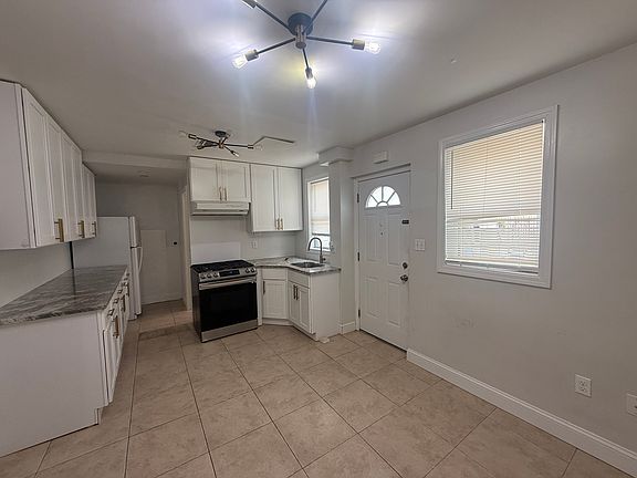 3rd image of 213 Sumner Ave #5