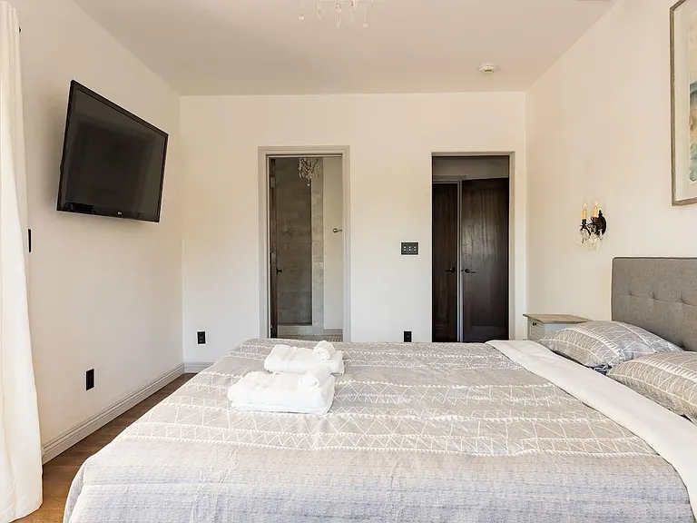 6820 Iris Cir — Photo 17
