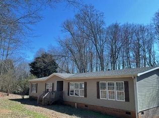 124 Ardell Ln, Six Mile, SC 29682