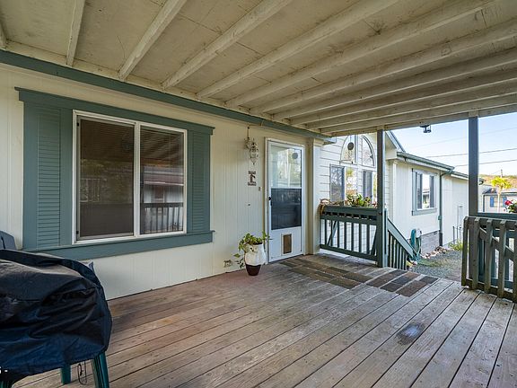 2nd image of 516 S Dolphin St