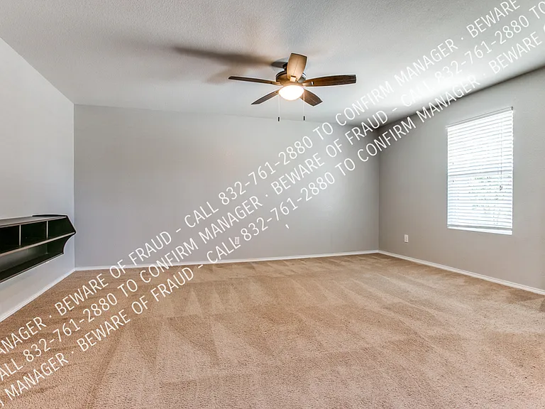 1128 Foxglove Ln — Photo 6