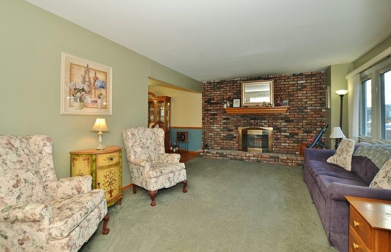1st image of 34 Ashwood Ct