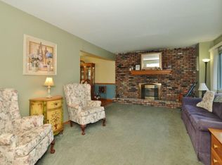 34 Ashwood Ct, East Northport, NY 11731