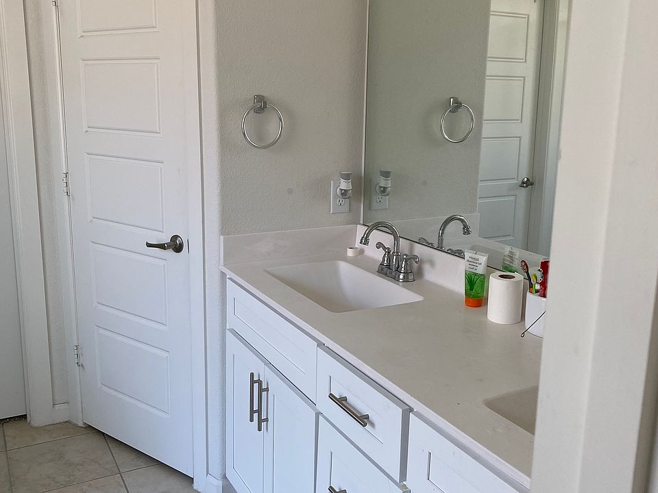 Masterroom Bathroom