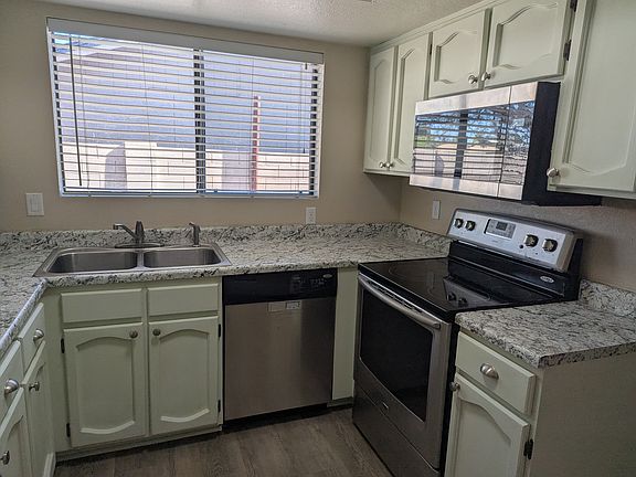 4th image of 4437 E Covina St
