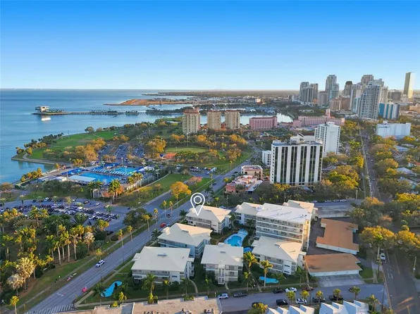 1000 N Shore Dr NE Unit 2, Saint Petersburg, FL 33701