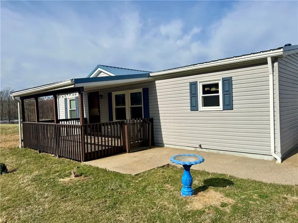 102 Candice St, Hopwood, PA 15445