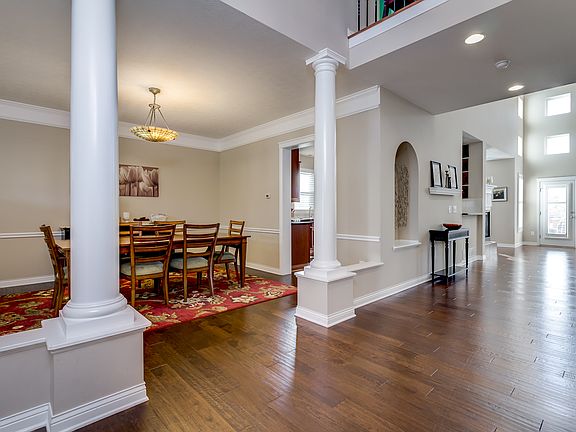 3rd image of 1279 Donahey St