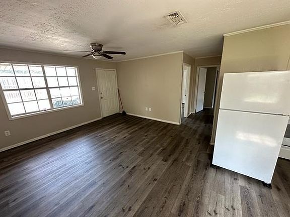 4th image of 3417 Shamrock Ct #B2