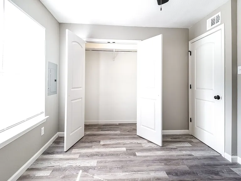 523 E Main St #7 — Photo 15