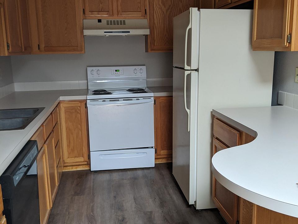 1st image of 3-1017 49th Ave #3