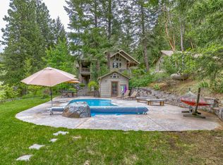7163 Griffin Ln, Jacksonville, OR 97530