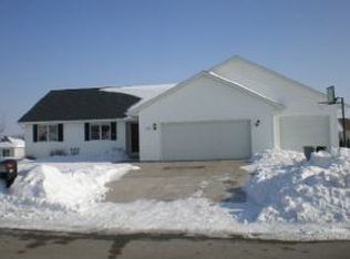 828 S Ml, Hortonville, WI 54944