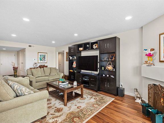4th image of 280 Cagney Ln APT 209