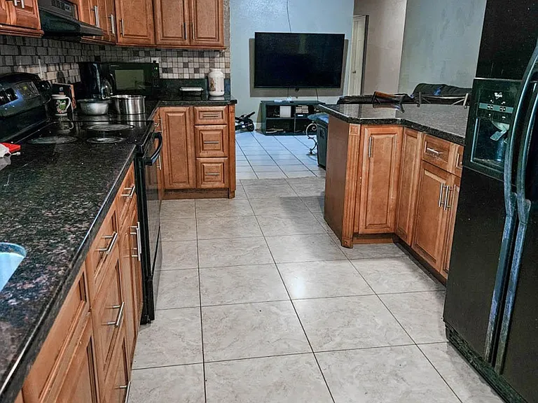 10001 SW 12th St — Photo 13
