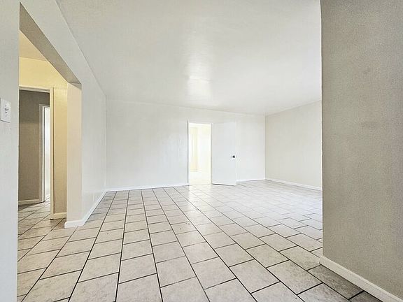 5th image of 2366 Venice Blvd APT 4