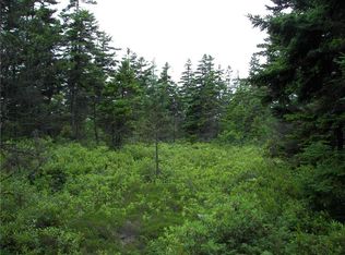 21 Sandys Way, Vinalhaven, ME 04863