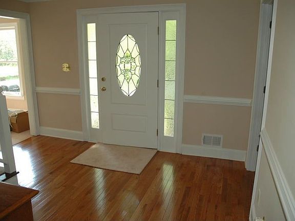 Foyer to Front Door