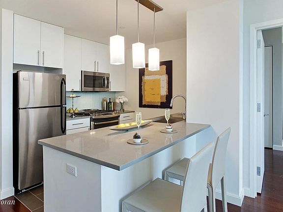 4th image of 81 Fleet Pl APT 10B