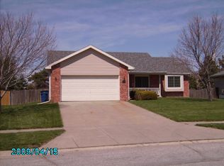 3010 Shelley St, Lincoln, NE 68516