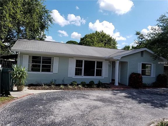 3rd image of 2801 Oak St