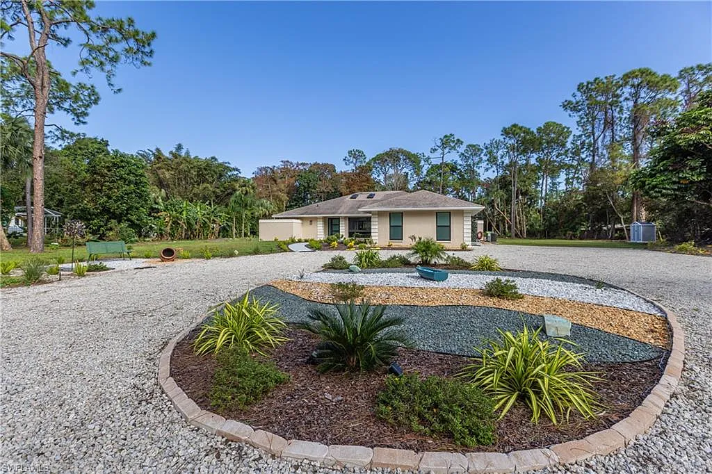 3 bed, 2.0 bath, 2600 sqft, $7,500 — Photo 3
