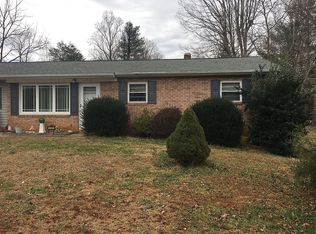 1731 Oakmont Dr, Lenoir, NC 28645