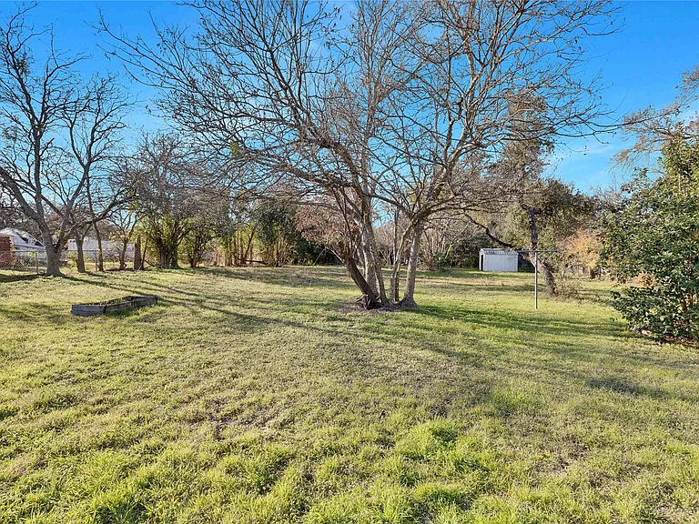 11606 Tedford St — Photo 4