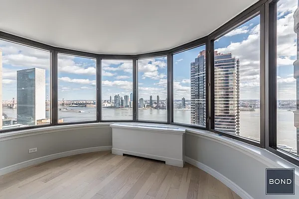 Rented by Bond New York | media 2