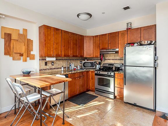 2nd image of 12-03 Jackson Ave #8