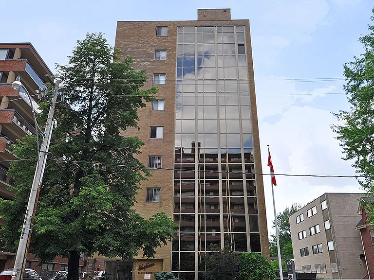 224 Saint George St — Photo 3