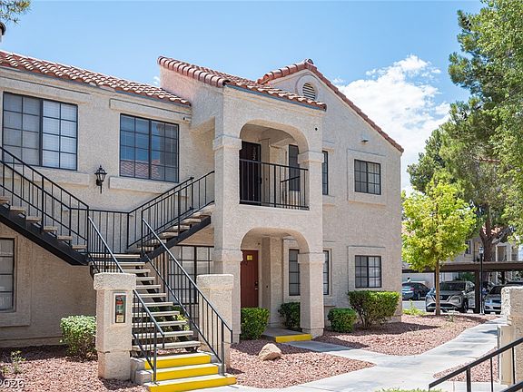 2nd image of 4729 Nara Vista Way Unit 202