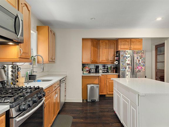 3rd image of 14 Robinson Ave #1