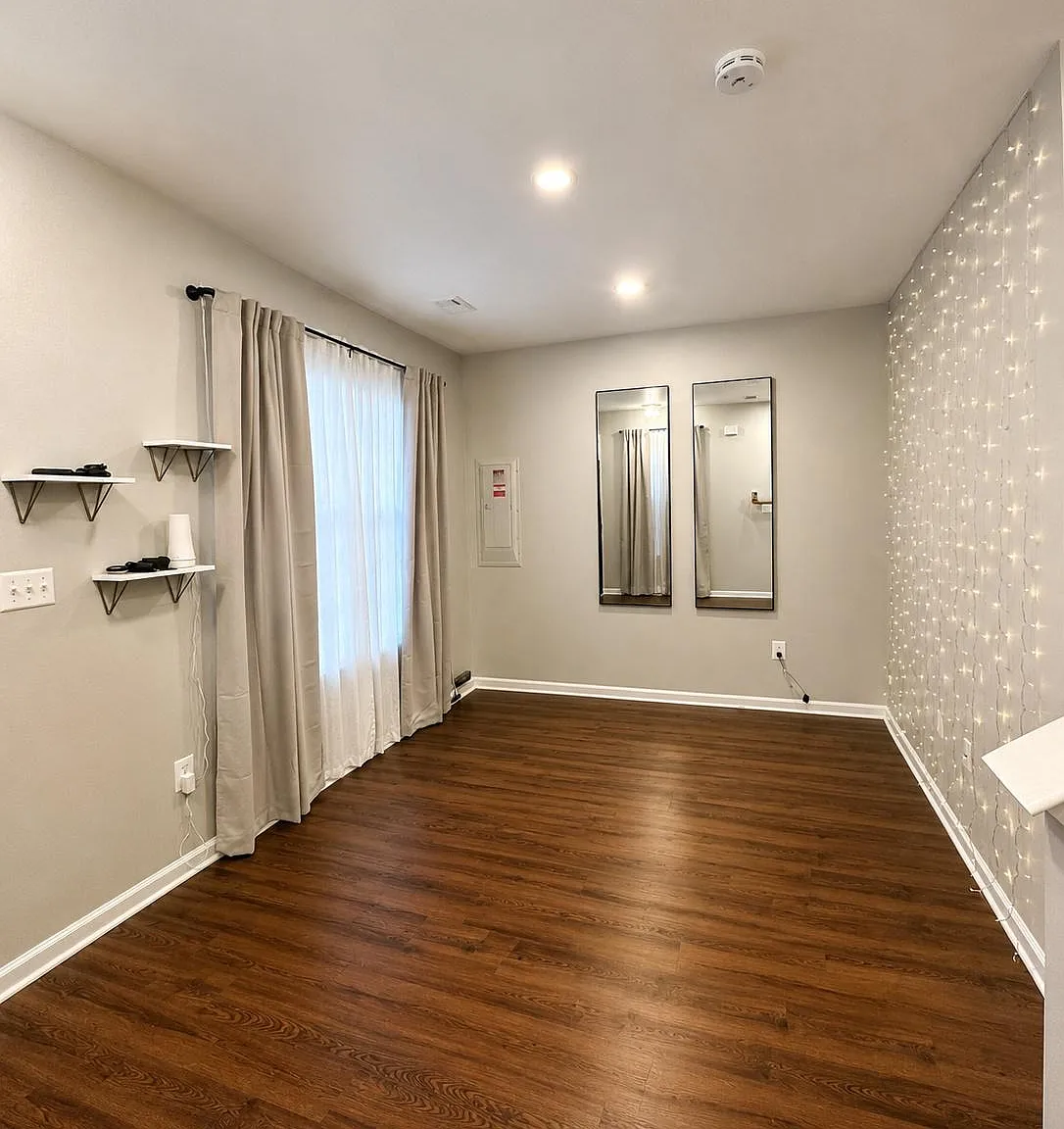 2 bed, 2.5 bath, 1498 sqft, $3,000 — Photo 2