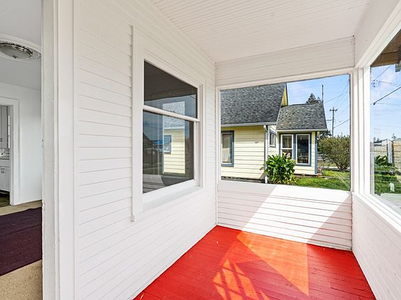 3rd image of 3021 Aberdeen Ave