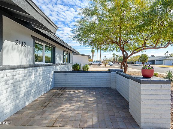4th image of 2112 E FREMONT Drive